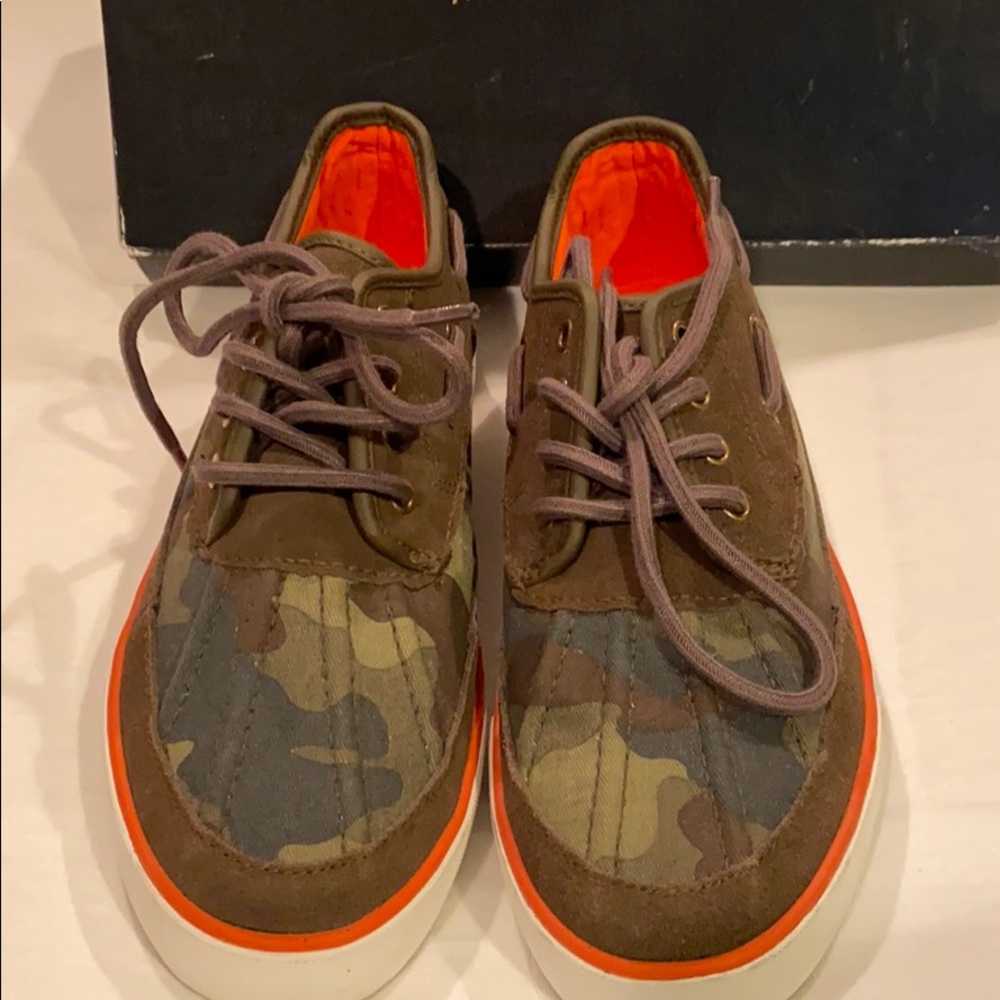 Ralph Lauren Boys Olive Camo Sneaker 4 1/2
